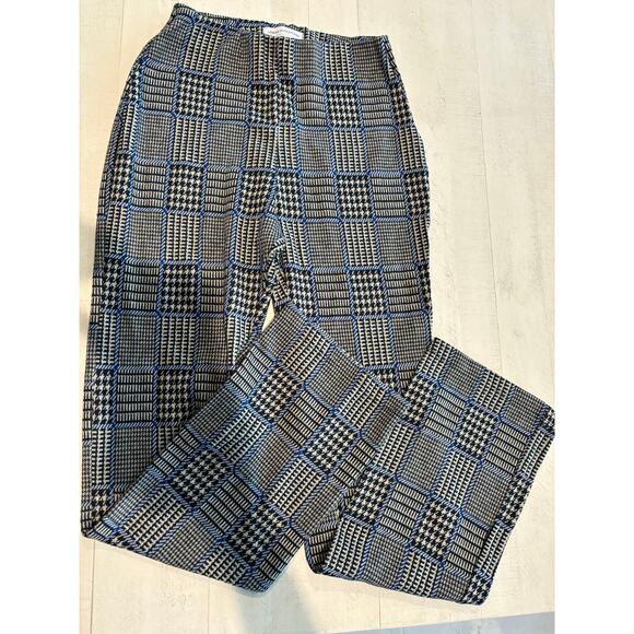 Urban Outfitters Cara High-Waisted
Kick Flare Pant in Plaid Size XS EUC - Picture 1 of 3